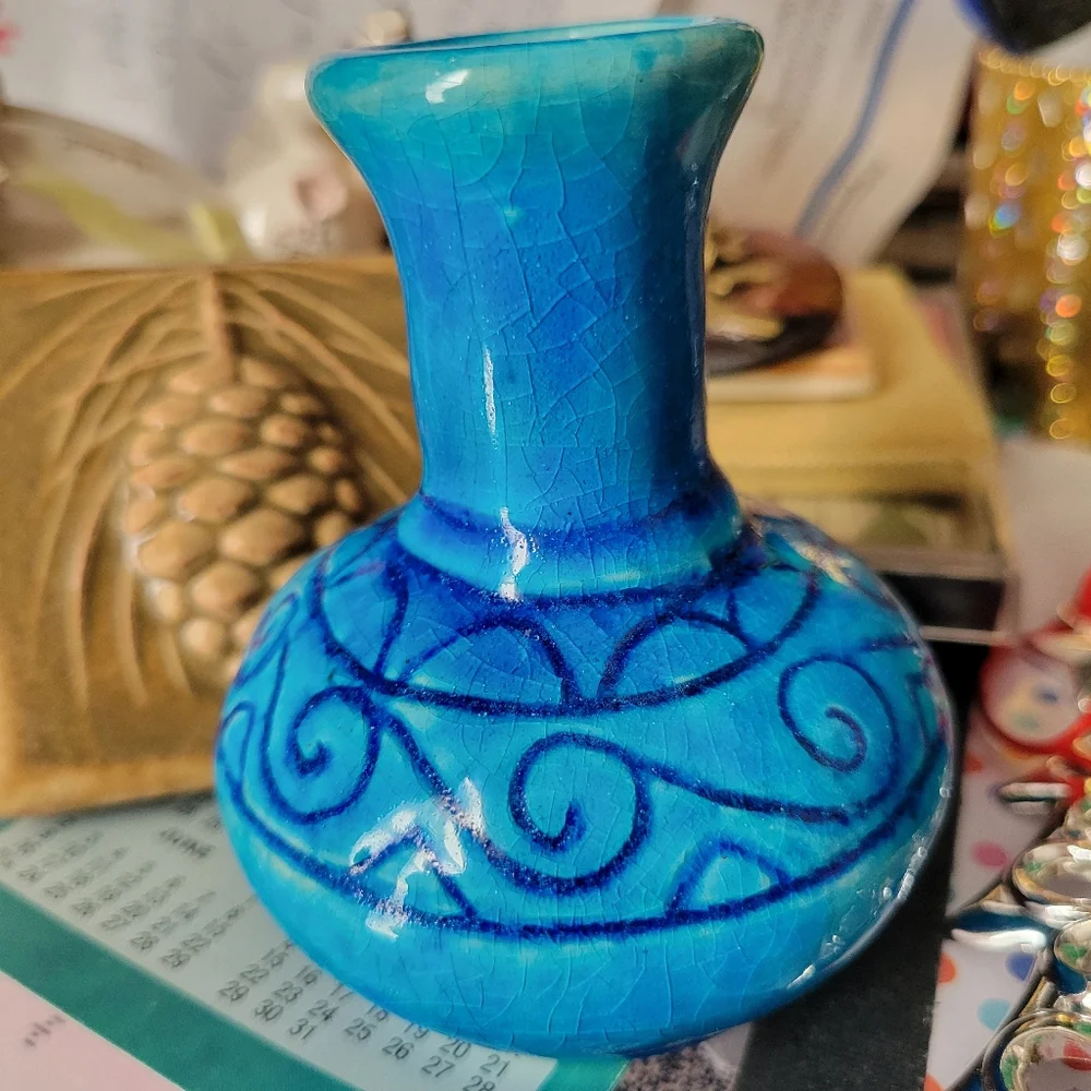 Handcrafted Blue Ceramic Vase ~ Vintage ~ Deep Turquoise Color ~ Pretty!